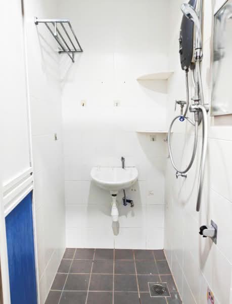 Flat for Rent at Taman Pelangi Indah - Jerry Tan - Bathroom - PropertyGuru.com.my