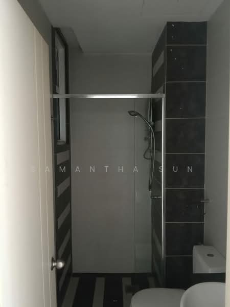 Pangsapuri untuk Dijual di Central Residence @ Sungai Besi - Samantha Sun - Bathroom - PropertyGuru.com.my