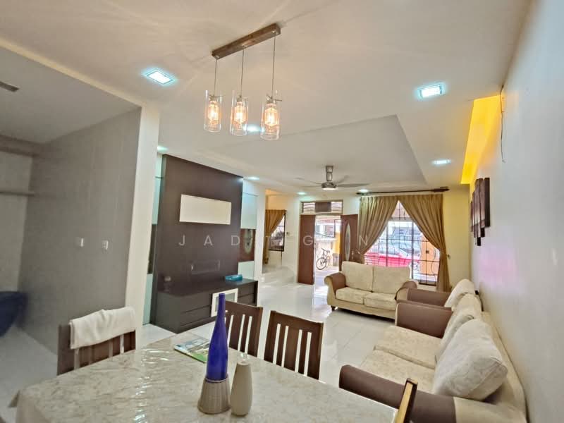 2-storey Terraced House for Rent in Bukit Indah (Iskandar Puteri (Nusajaya)) - Jade Gan - Living Room - PropertyGuru.com.my
