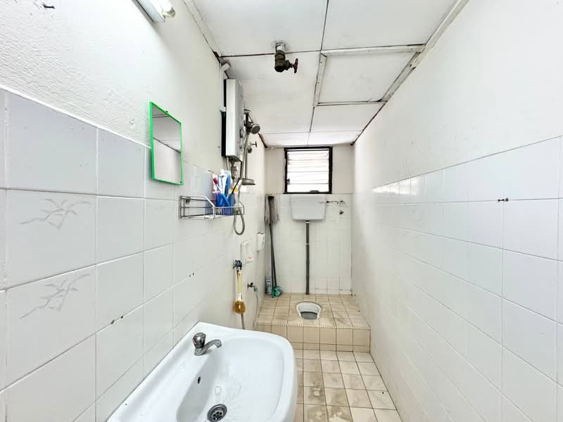 Apartment for Sale at Subang Perdana Goodyear Court 6 - Prem Kumar - Bathroom - PropertyGuru.com.my