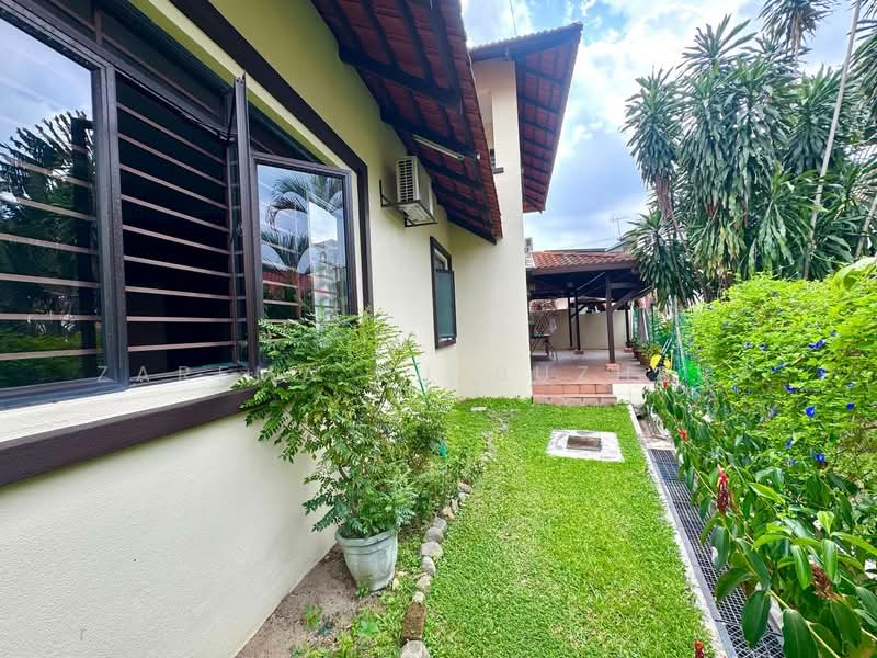 Rumah Banglo untuk Dijual di Kampung Tunku (Petaling Jaya) - Zarema Kulbuzheva - Exterior - PropertyGuru.com.my