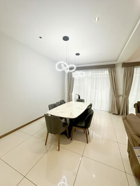 Rumah Berkembar untuk Disewa di Permas Jaya (Johor) - Stella Chia - Dining Room - PropertyGuru.com.my