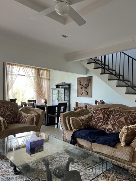Kondominium untuk Dijual di Puncak Ukay - Kashfi Sharifuddin - Living Room - PropertyGuru.com.my