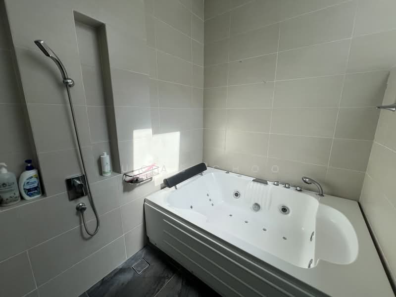 Twin Villa for Sale in Taman Melawati (Ulu Kelang) - Lucas Choo - Bathroom - PropertyGuru.com.my