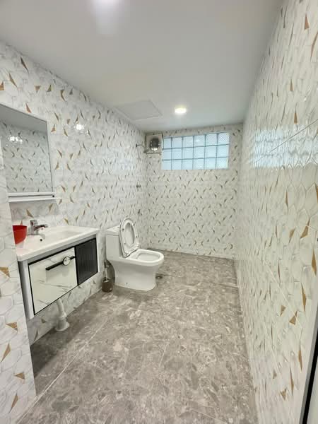 Rumah Teres 3 Tingkat untuk Disewa di Taman Daya (Kepong) - Kian Boon Chee - Bathroom - PropertyGuru.com.my