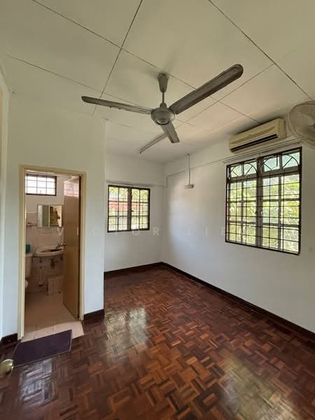 Rumah Teres 2 Tingkat untuk Dijual di Seksyen 8 (Kota Damansara) - Victor Liew - Bathroom - PropertyGuru.com.my