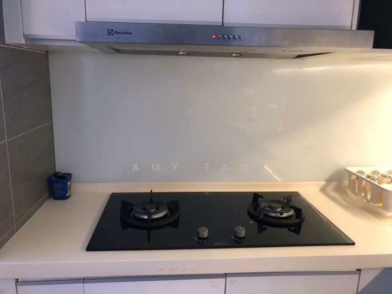 Kondominium untuk Dijual di Setia V Residences - Amy Tan - Kitchen - PropertyGuru.com.my