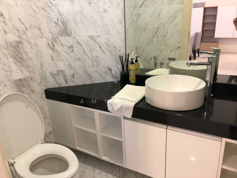 Kondominium untuk Dijual di Setia V Residences - Amy Tan - Bathroom - PropertyGuru.com.my