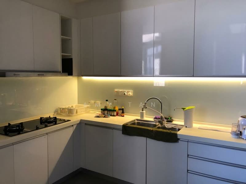 Kondominium untuk Dijual di Setia V Residences - Amy Tan - Kitchen - PropertyGuru.com.my