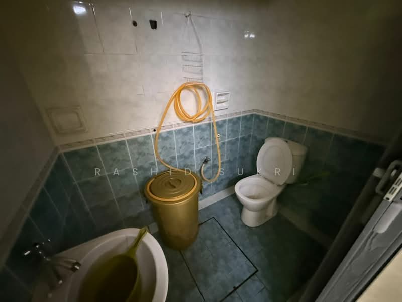 Rumah Teres 1 Tingkat untuk Dijual di Taman Danau Kota (Setapak) - Rashid Sukri - Bathroom - PropertyGuru.com.my