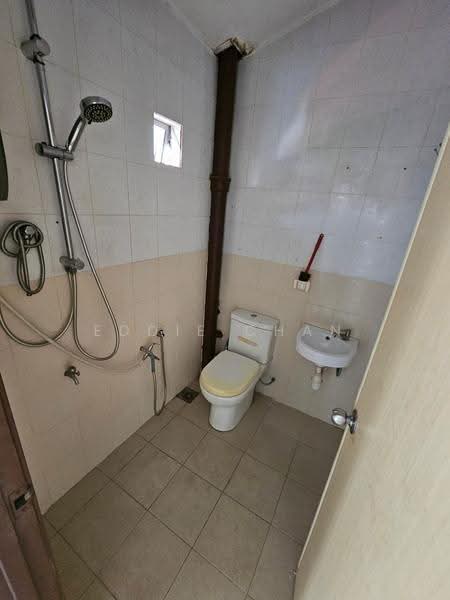 2-storey Terraced House for Sale in Taman Sri Rampai (Wangsa Maju) - Eddie Chan - Bathroom - PropertyGuru.com.my