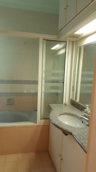 4-storey Terraced House for Sale in Sungai Ara (Penang) - Amy Tan - Bathroom - PropertyGuru.com.my