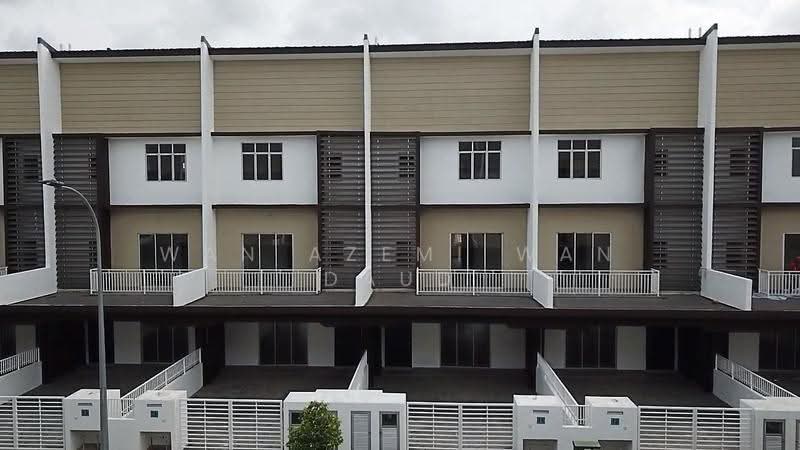 Rumah Teres 3-Tingkat untuk Dijual di Rawang (Selangor) - Wan Azemi Wan Daud - Exterior - PropertyGuru.com.my