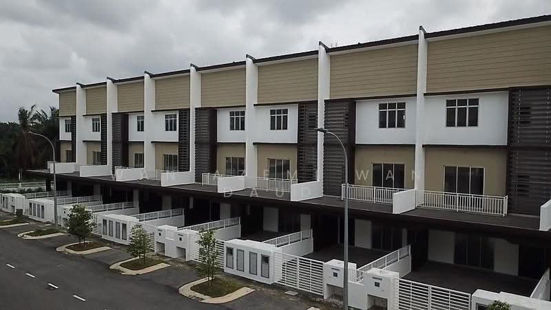 Rumah Teres 3-Tingkat untuk Dijual di Rawang (Selangor) - Wan Azemi Wan Daud - Exterior - PropertyGuru.com.my