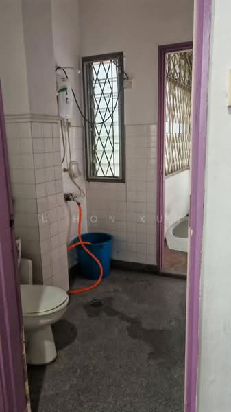Rumah Teres 2 Tingkat untuk Dijual di Taman Pelangi (Johor Bahru) - U Hon Kun - Bathroom - PropertyGuru.com.my