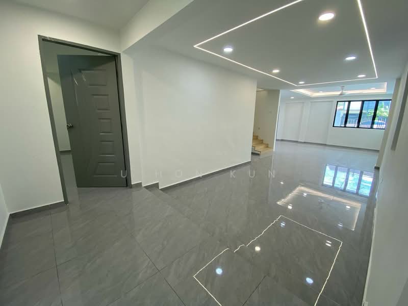 Semi-Detached House for Sale in Taman Majidee (Johor Bahru) - U Hon Kun - Interior - PropertyGuru.com.my