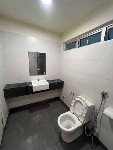Pangsapuri untuk Disewa di Idaman Residence - Lucas Lee - Bathroom - PropertyGuru.com.my