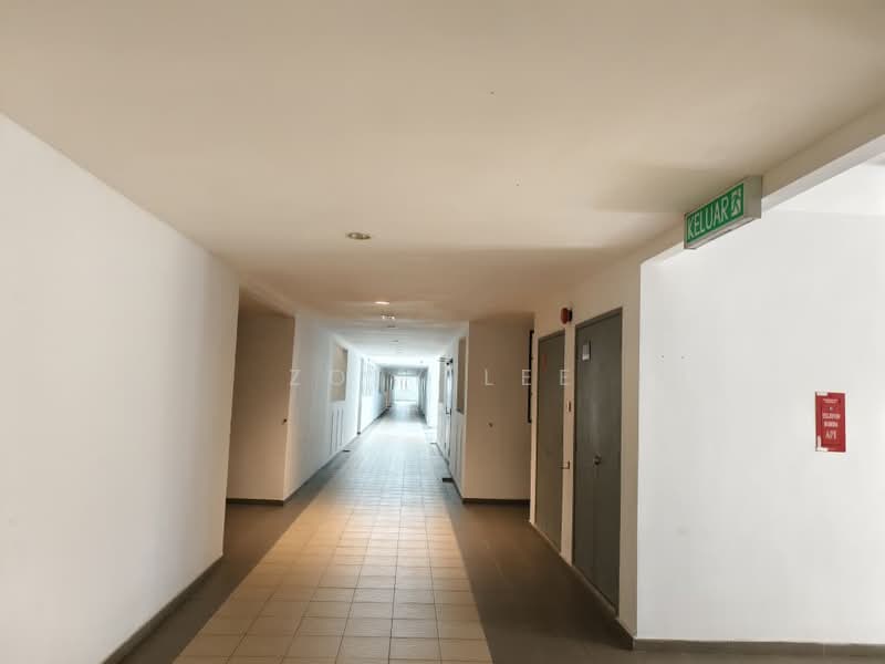 Servis Apartment untuk Dijual di Pangsapuri Tanah Emas (Golden Sands) - Zoey Lee - Corridor - PropertyGuru.com.my