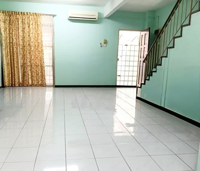 2-storey Terraced House for Sale in Taman Desa Melor (Senawang) - DILLA YUSOFF - Living Room - PropertyGuru.com.my