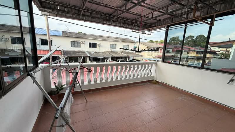Rumah Teres 2 Tingkat untuk Dijual di Permas Jaya (Johor) - Zoey Lee - Balcony - PropertyGuru.com.my