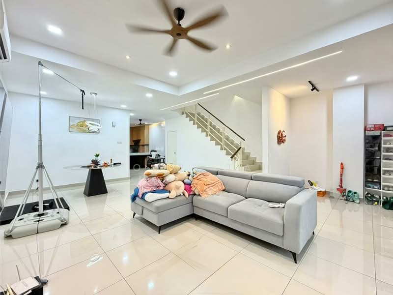 2-storey Terraced House for Sale in Bandar Putra (Kulai) - Tommy Tai - Living Room - PropertyGuru.com.my