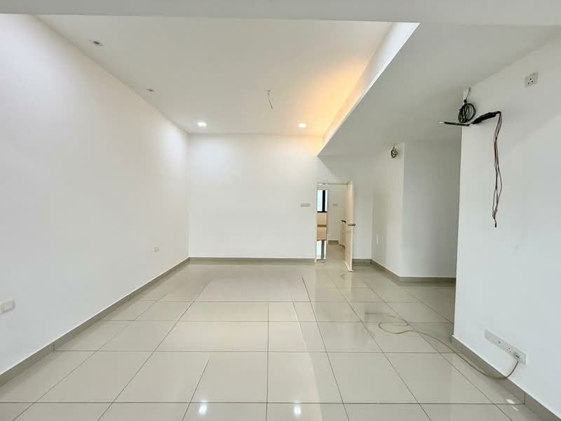 2-storey Terraced House for Sale in Bandar Putra (Kulai) - Tommy Tai - Living Room - PropertyGuru.com.my