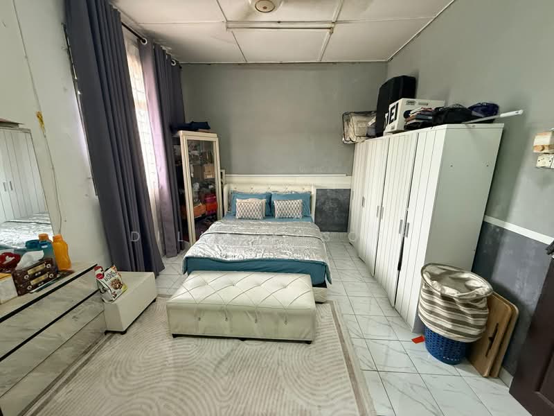 2-storey Terraced House for Sale in Desa Anggerik (Nilai) - DILLA YUSOFF - Bedroom - PropertyGuru.com.my
