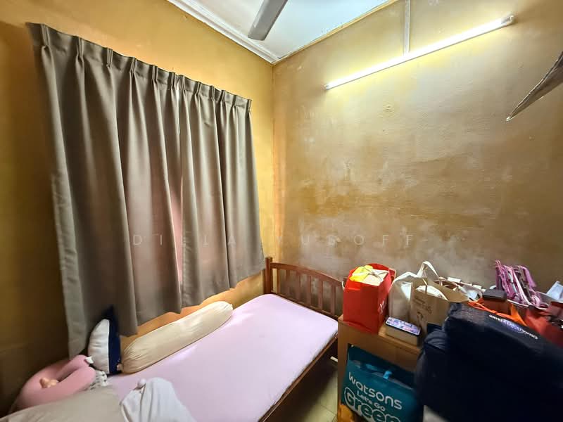 2-storey Terraced House for Sale in Desa Anggerik (Nilai) - DILLA YUSOFF - Bedroom - PropertyGuru.com.my