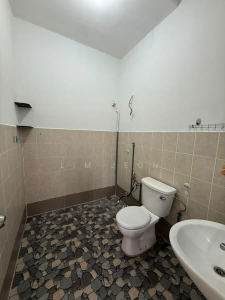 2-storey Terraced House for Sale in Port Klang (Pelabuhan Klang) (Selangor) - Lim Jeon - PropertyGuru.com.my