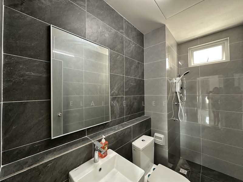 Kondominium untuk Disewa di Lucerne Residences - Elaine Lee - Bathroom - PropertyGuru.com.my