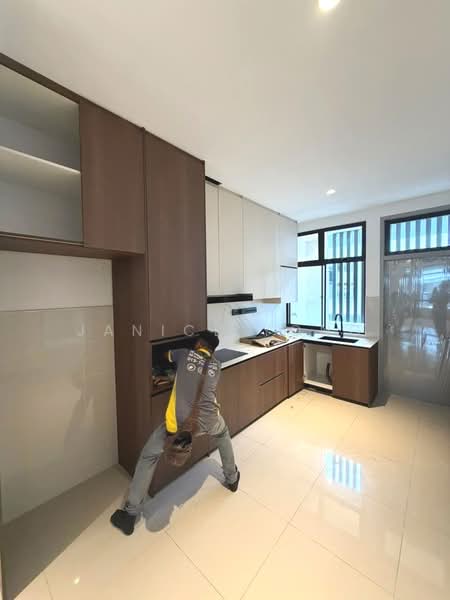 Rumah Teres 2.5 Tingkat untuk Disewa di Taman Ponderosa (Johor Bahru) - Janice Yong - Kitchen - PropertyGuru.com.my