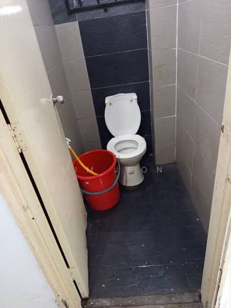 Shop / Office for Rent in Alam Avenue (Shah Alam) - Lim Jeon - Bathroom - PropertyGuru.com.my