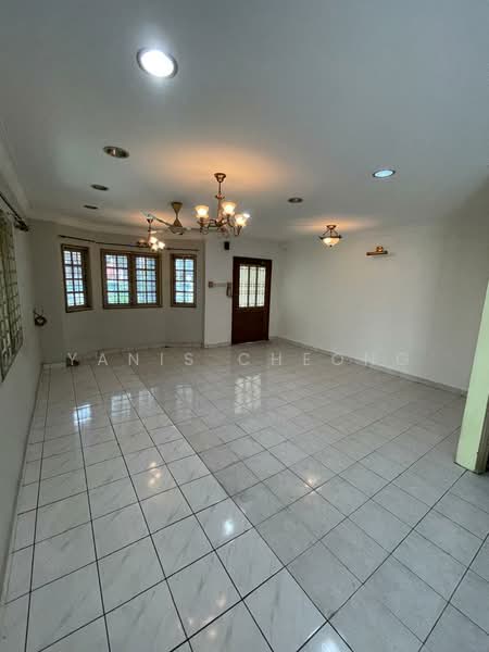 Rumah Teres 2 Tingkat untuk Dijual di Taman Wangsa Permai (Kepong) - Yanis Cheong - Living Room - PropertyGuru.com.my