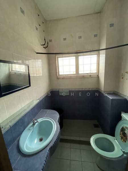 Rumah Teres 2 Tingkat untuk Dijual di Taman Wangsa Permai (Kepong) - Yanis Cheong - Bathroom - PropertyGuru.com.my