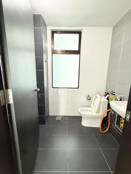 Service Residence for Sale at Wave @ Marina Cove - Regine Ng - Bathroom - PropertyGuru.com.my