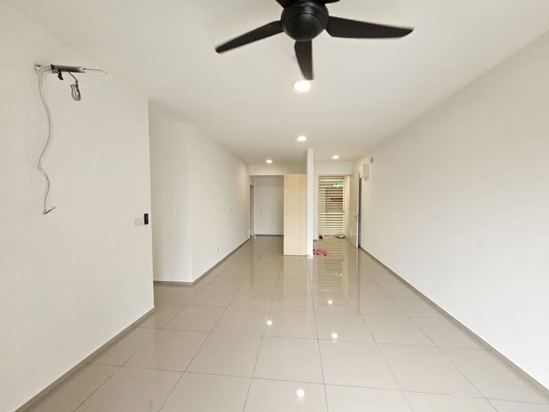 Servis Apartment untuk Disewa di Gravit8, Klang - Leon Goh - Living Room - PropertyGuru.com.my