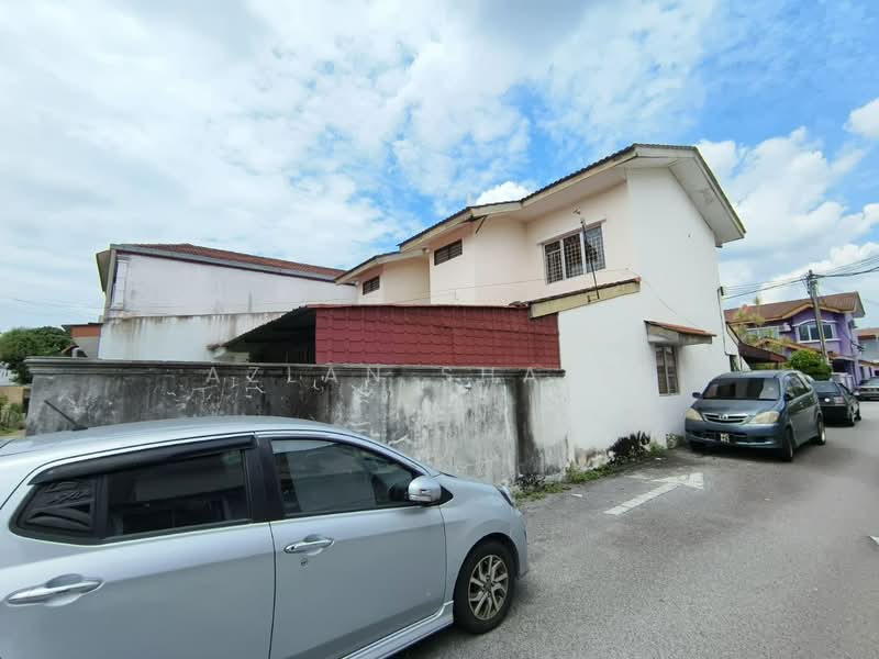 2-storey Terraced House for Sale in Bandar Tasik Kesuma (Beranang) - Azlan Shafei - Exterior - PropertyGuru.com.my