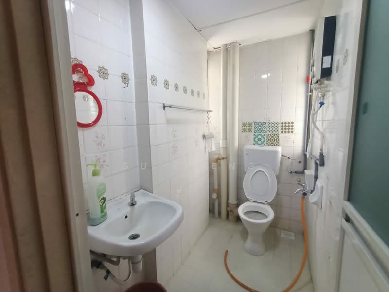 Condominium for Rent at Petaling Indah Condominiums - Su Cheng - Bathroom - PropertyGuru.com.my