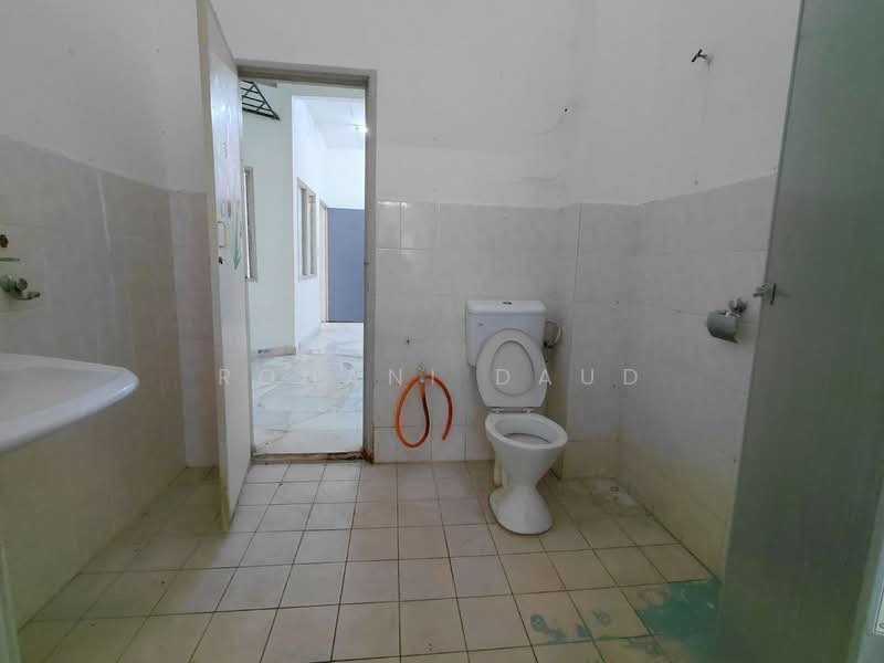 Rumah Teres 1 Tingkat untuk Dijual di Bandar Tasik Puteri (Rawang) - Rohani Daud - Bathroom - PropertyGuru.com.my