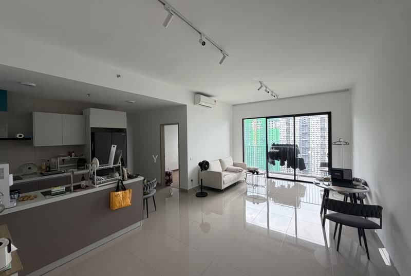 Service Residence for Sale at Residensi Ava @ Kiara Bay - Yan Zi - Living Room - PropertyGuru.com.my