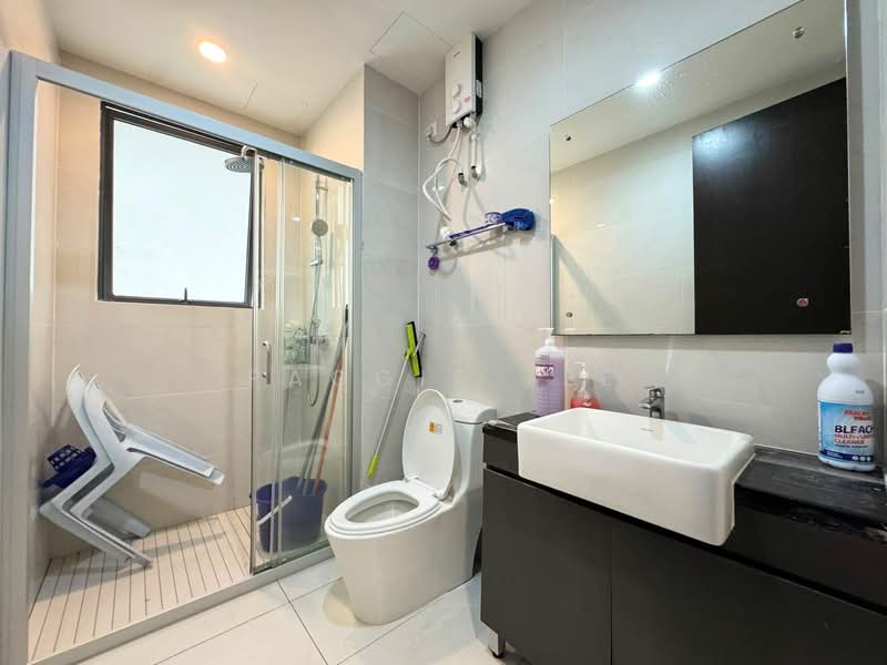Condominium for Sale at Bay Point @ Country Garden Danga Bay - Paggie Tee - PropertyGuru.com.my