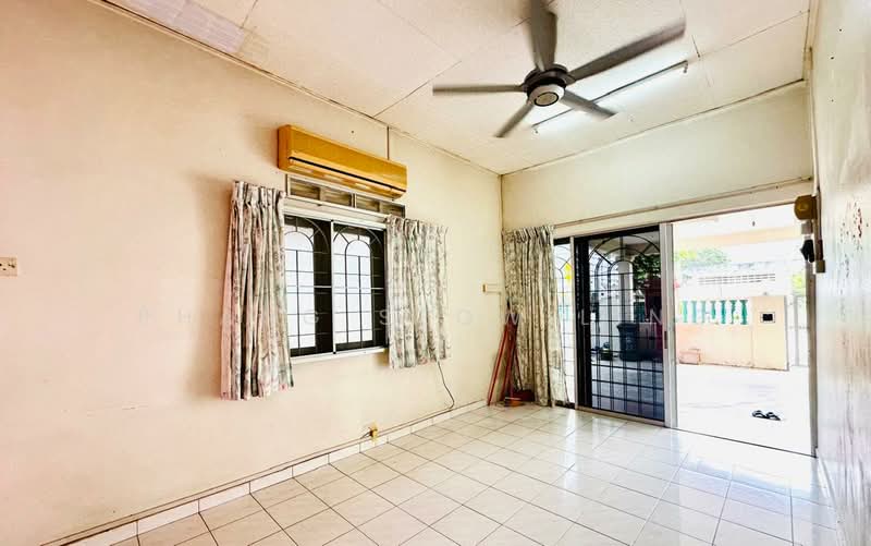 Rumah Teres 1 Tingkat untuk Dijual di Taman Pokok Mangga (Balai Panjang) - Phang Seow Ling - Living Room - PropertyGuru.com.my