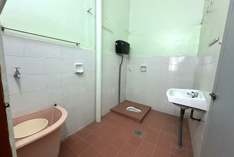 Rumah Teres 1 Tingkat untuk Dijual di Taman Pokok Mangga (Balai Panjang) - Phang Seow Ling - Bathroom - PropertyGuru.com.my