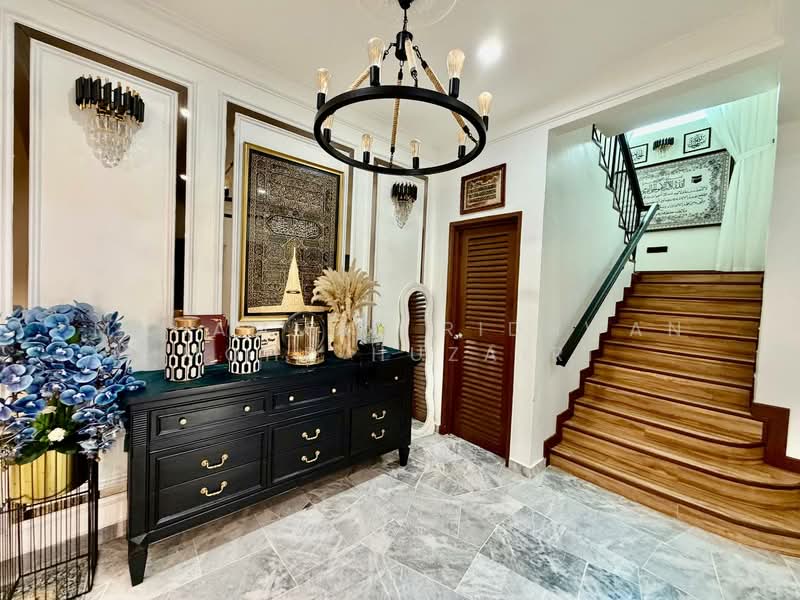 Bungalow for Sale in Taman Rasah Kemayan (Rasah) - Muhammad Ridhwan Mohd Huzairi - Entrance - PropertyGuru.com.my