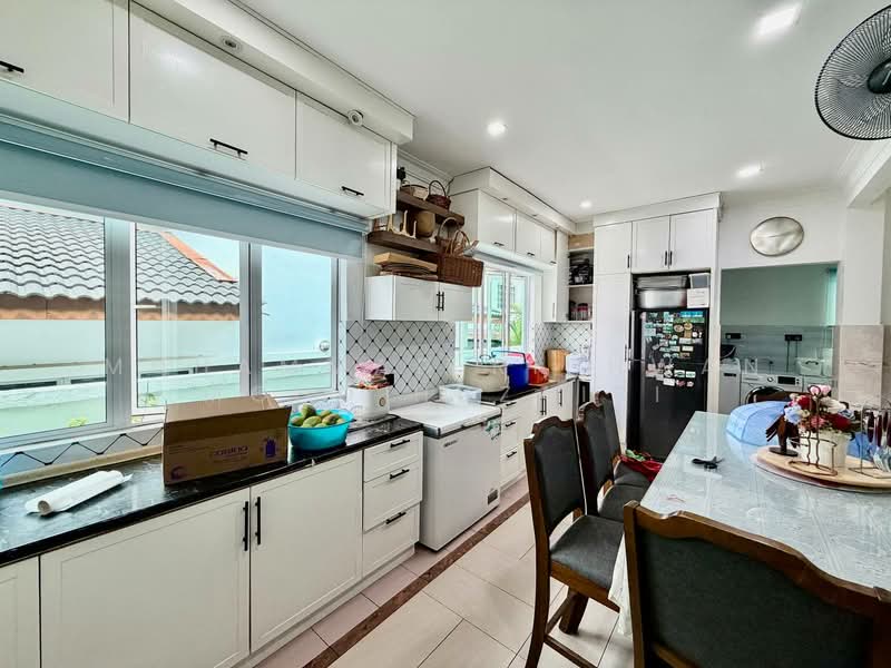 Bungalow for Sale in Taman Rasah Kemayan (Rasah) - Muhammad Ridhwan Mohd Huzairi - Kitchen - PropertyGuru.com.my