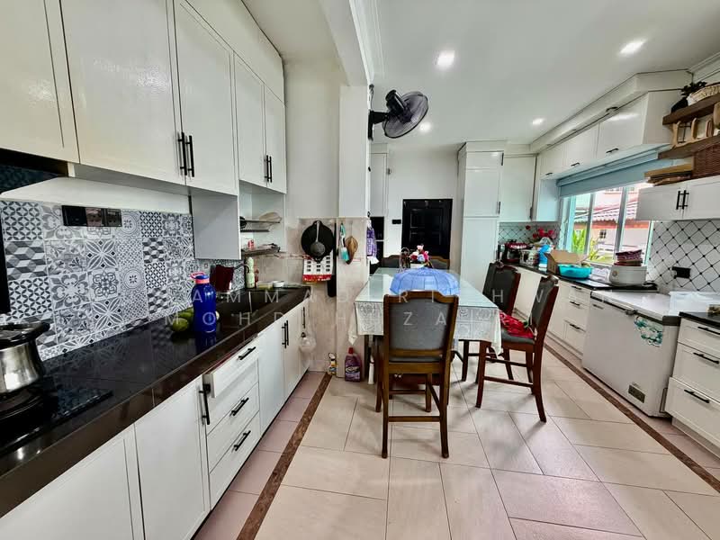 Bungalow for Sale in Taman Rasah Kemayan (Rasah) - Muhammad Ridhwan Mohd Huzairi - Kitchen - PropertyGuru.com.my