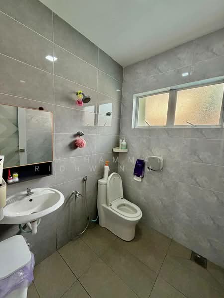 Bungalow for Sale in Taman Rasah Kemayan (Rasah) - Muhammad Ridhwan Mohd Huzairi - Bathroom - PropertyGuru.com.my