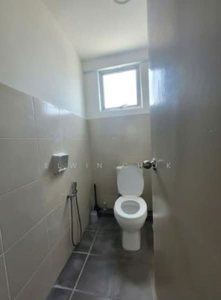Semi-D Factory for Sale in Sungai Kapar Indah Industrial Park (Kapar) - Elwin Chok - Bathroom - PropertyGuru.com.my