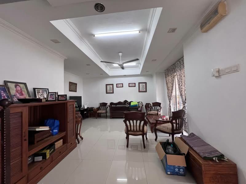 Rumah Teres untuk Dijual di Sungai Buloh (Selangor) - Aziz Saad - Living Room - PropertyGuru.com.my