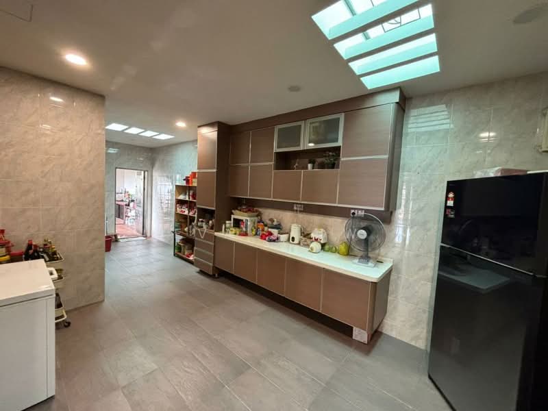 Semi-Detached House for Sale in Taman Impian Emas (Skudai) - Eva Siow - Kitchen - PropertyGuru.com.my
